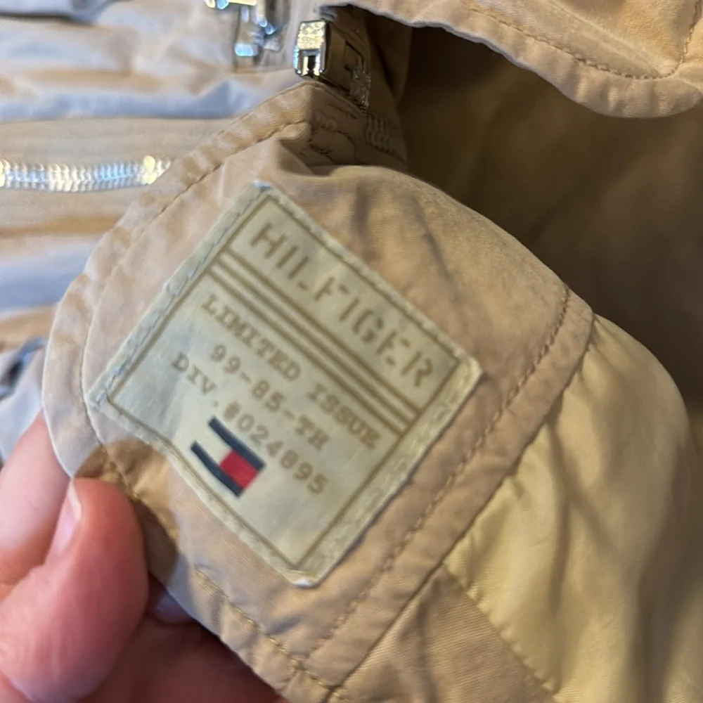 Tommy Hilfiger VINTAGE  limited edition expedition safari tan vest size XL